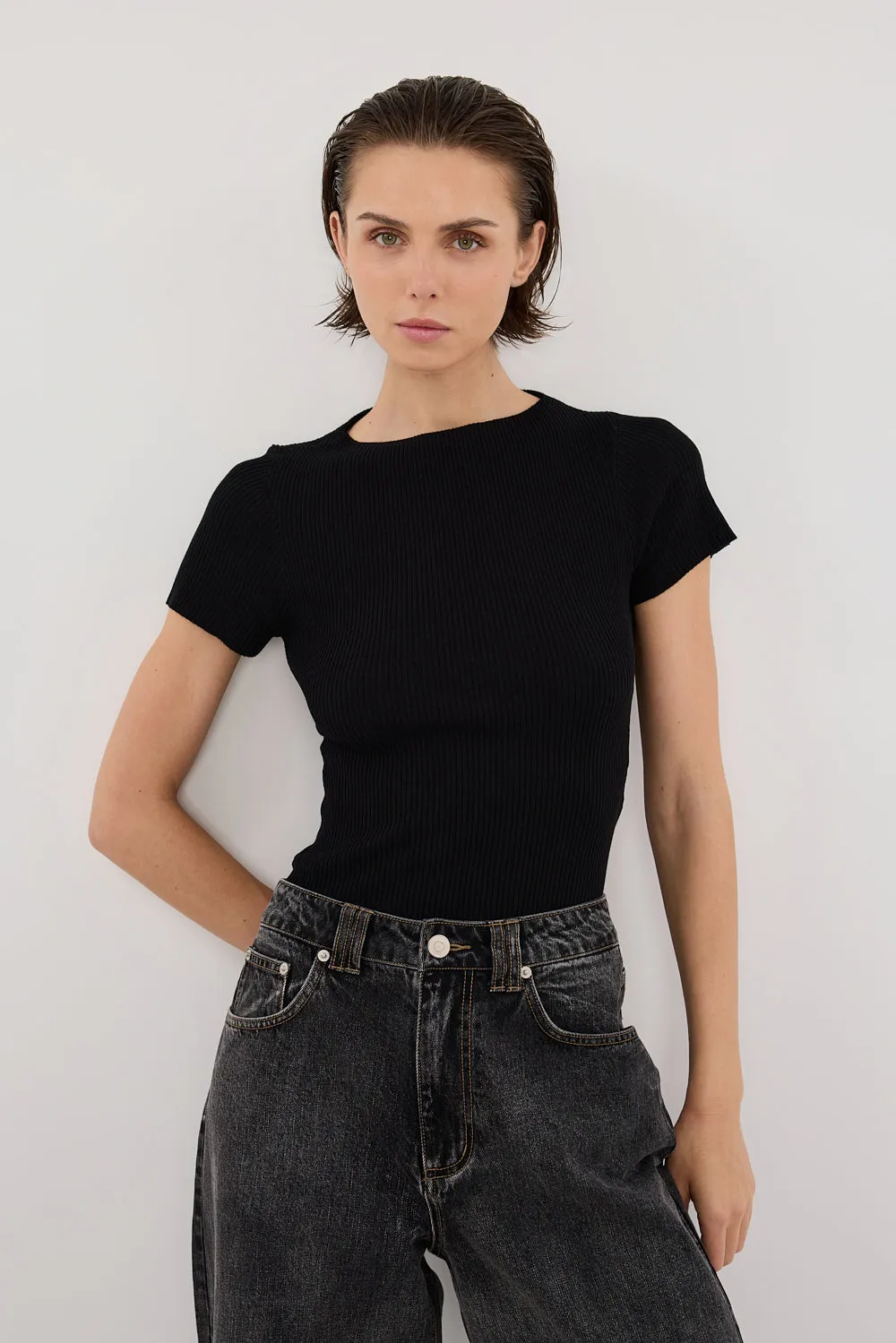 MAX BLACK BOAT NECK KNIT TOP