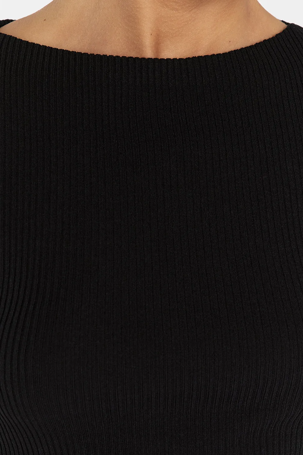 MAX BLACK BOAT NECK KNIT TOP
