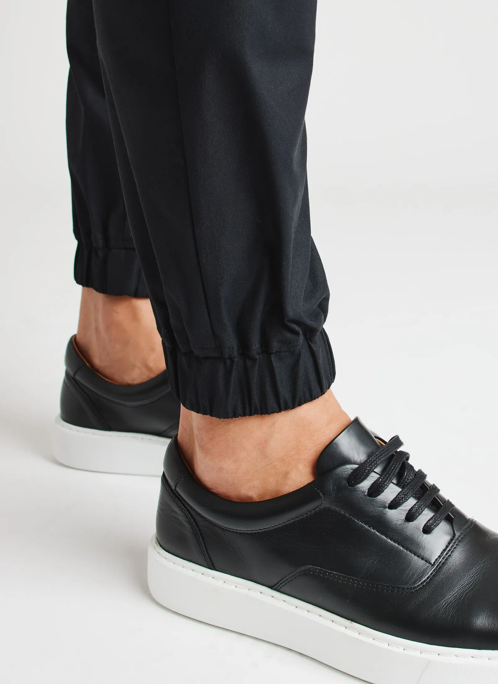 Navigator Commute Joggers Slim Fit
