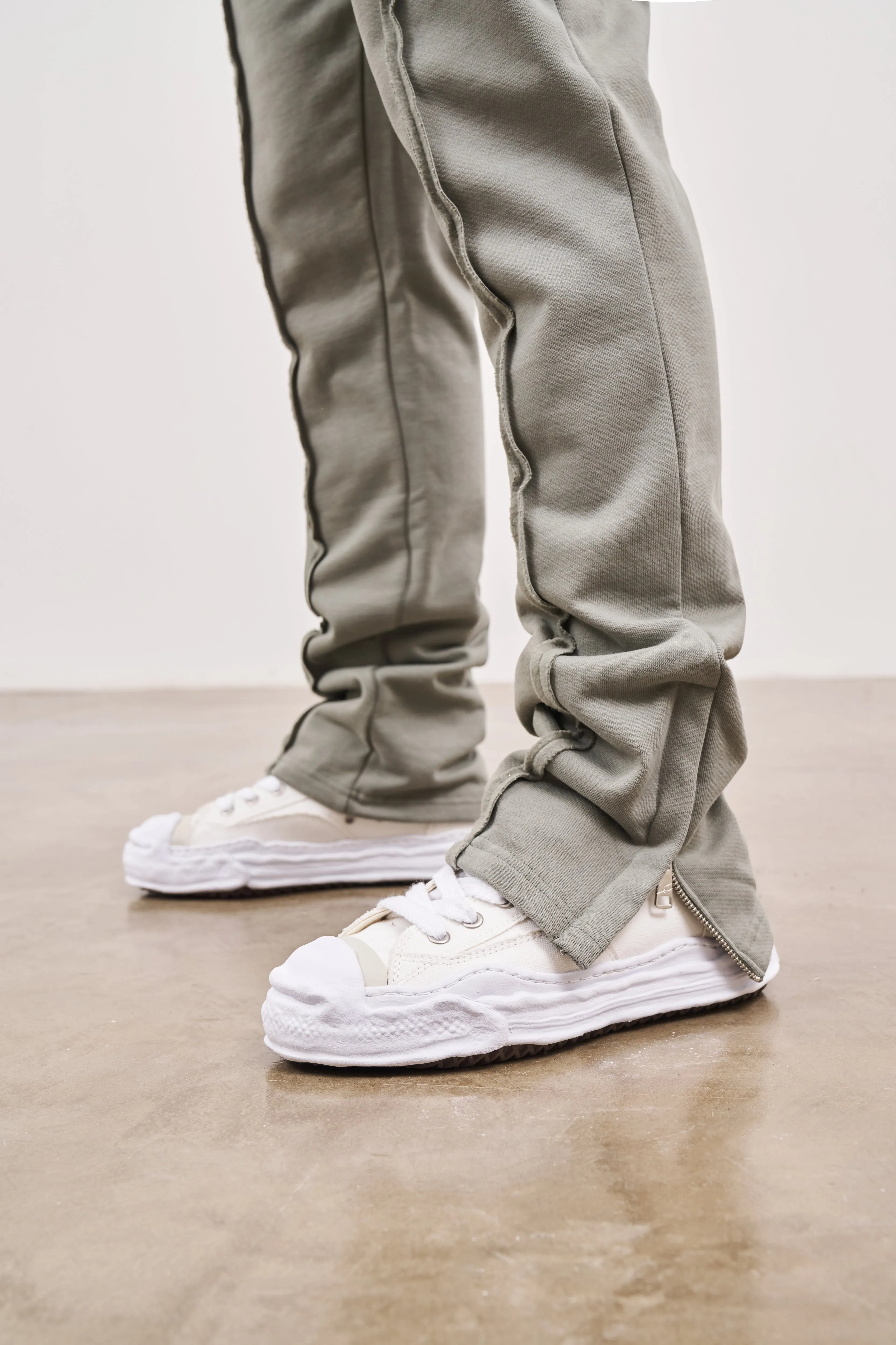 RAW SEAM STRAIGHT LEG JOGGERS - DARK SAGE