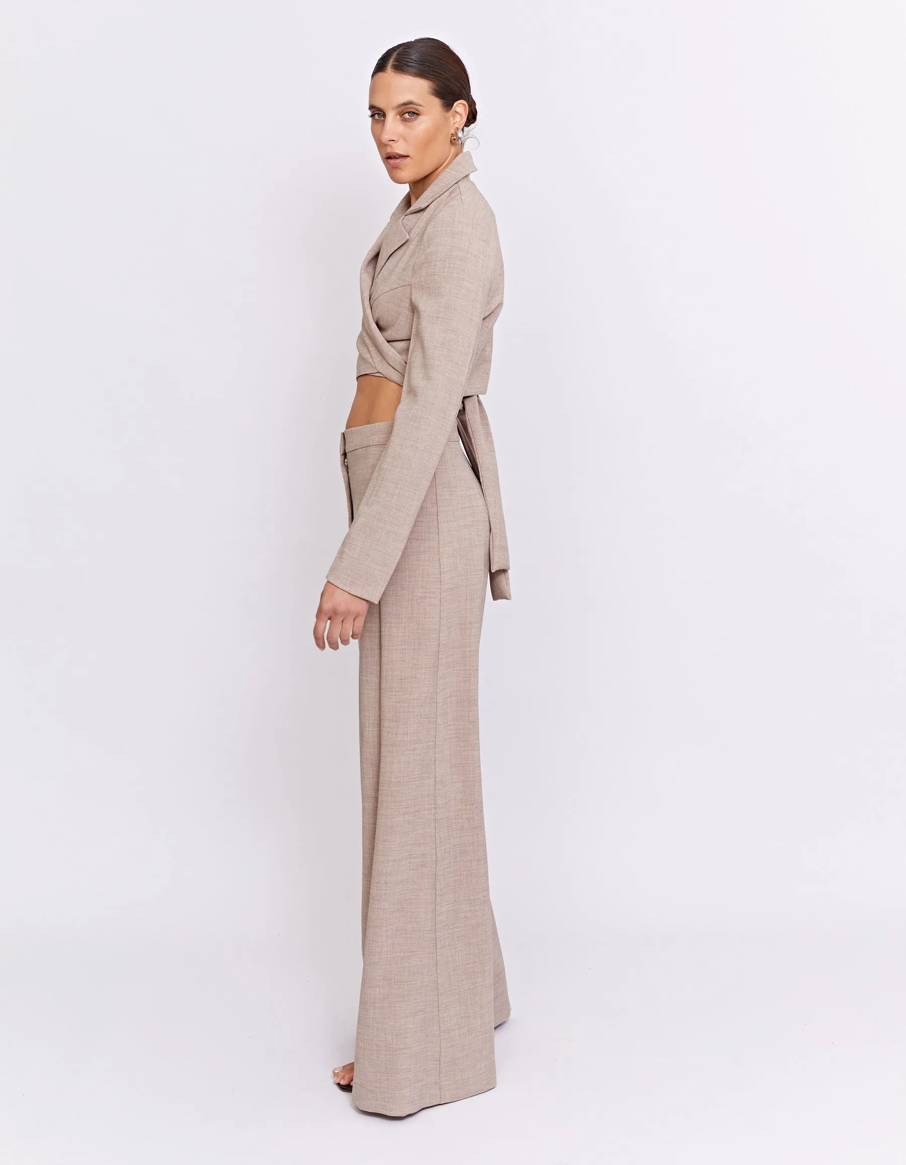 THE BAXTER CROPPED BLAZER | BISCUIT