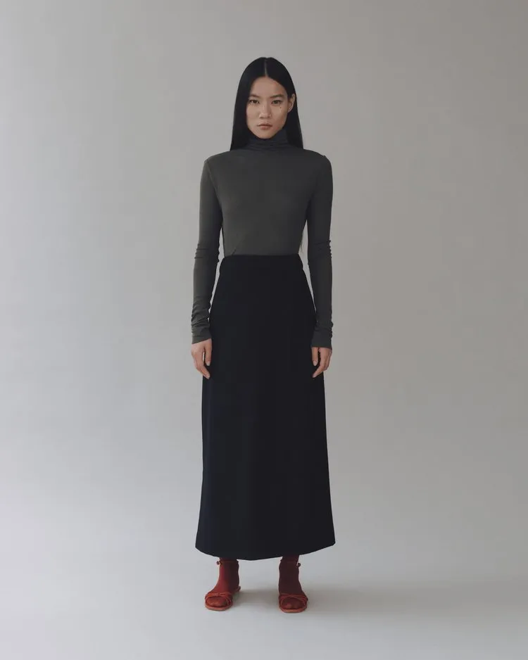 Thin Ribbed Roll Neck Top | Dark Gray